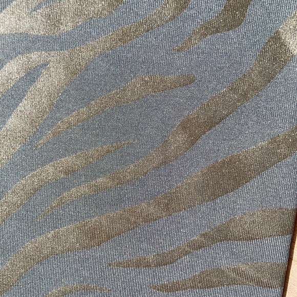 Tahari sport animal print zebra or tiger print legging M - Picture 5 of 16